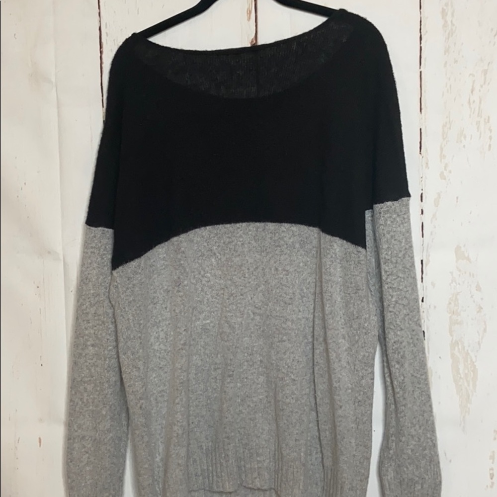 Color Block Sweater - Picture 6 of 6